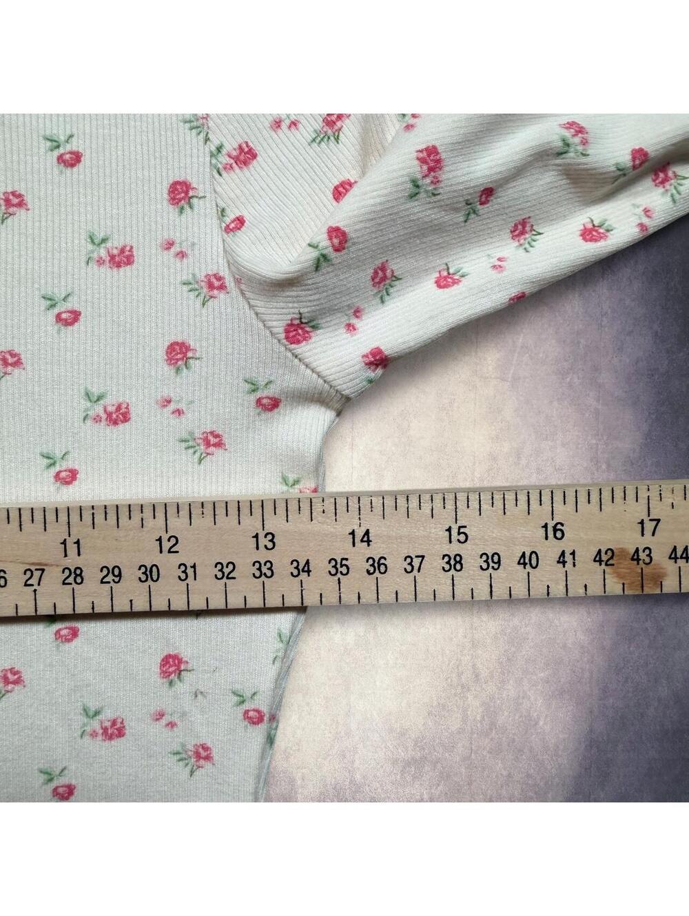 NWT Women’s Edikted cream rose pattern long sleeve shirt - Picture 6 of 6